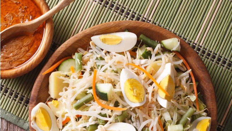 A plate of gago gado