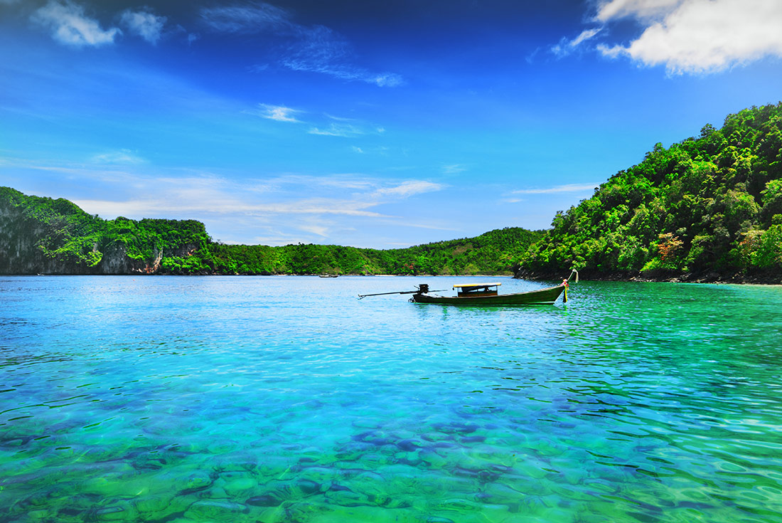 Relax on the beaches or Thailand on a Phuket Sailing Adventure