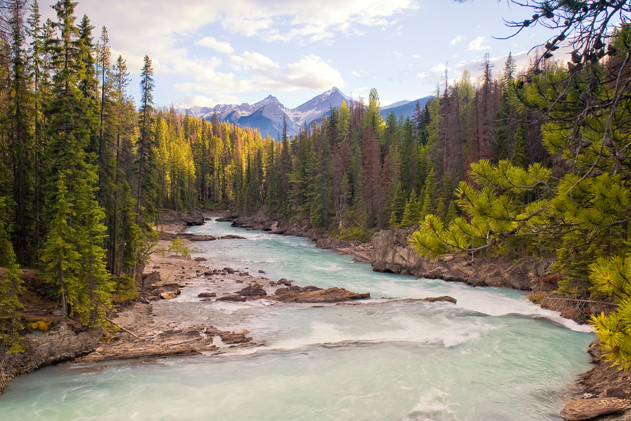 GNCA_canada-highlights_kicking-horse-river_golden_yoho