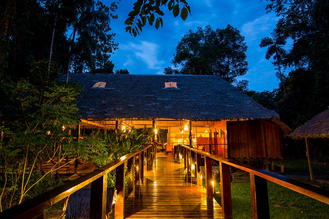 GGPI - Peru Feature Stay: Posada Amazonas bridge from rooms to lobby