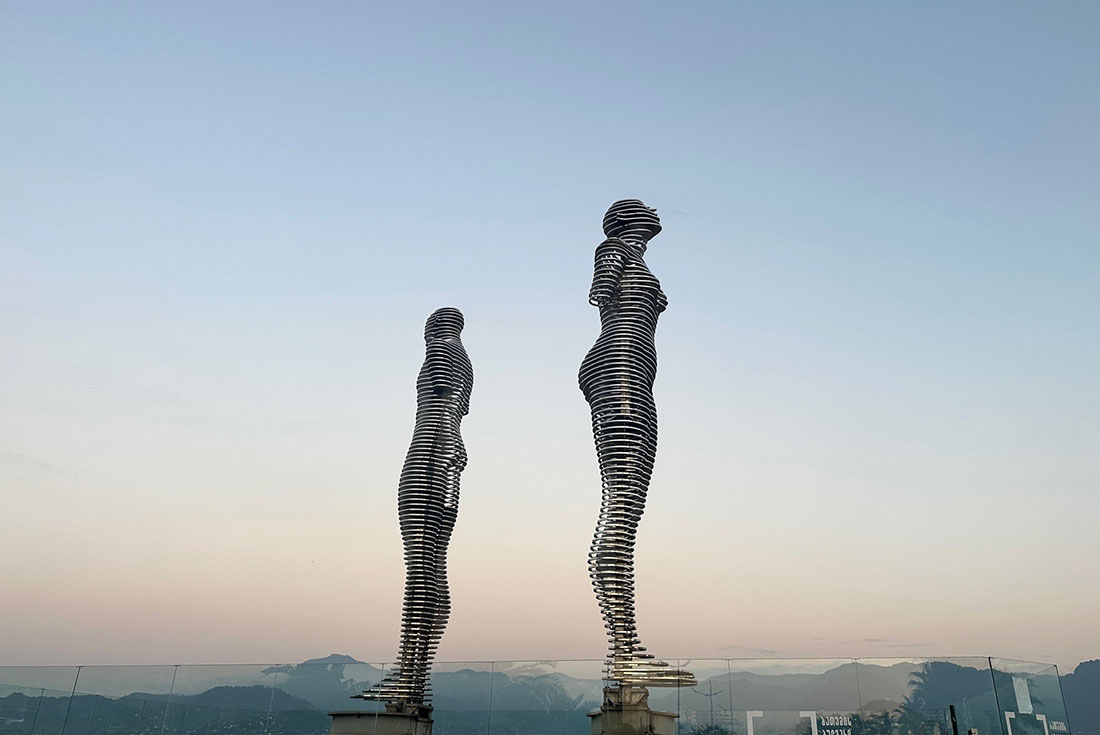 Moving art installation Ali & Nino in Batumi